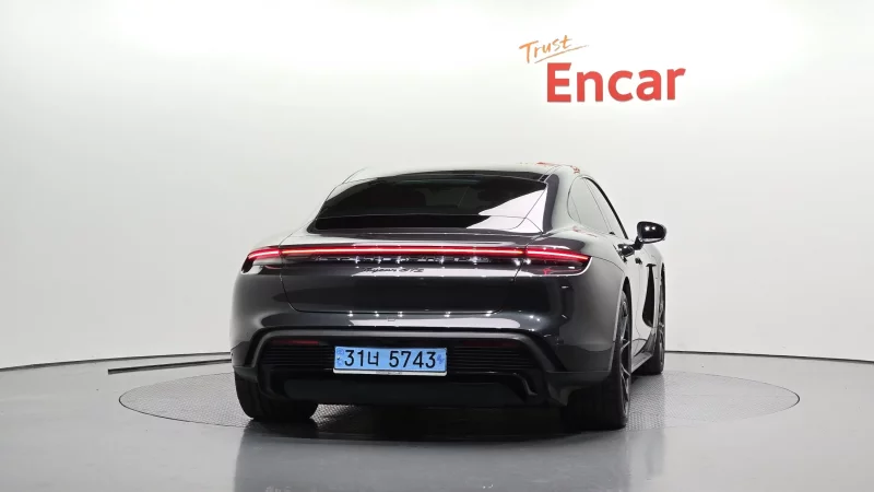 Porsche TAYCAN