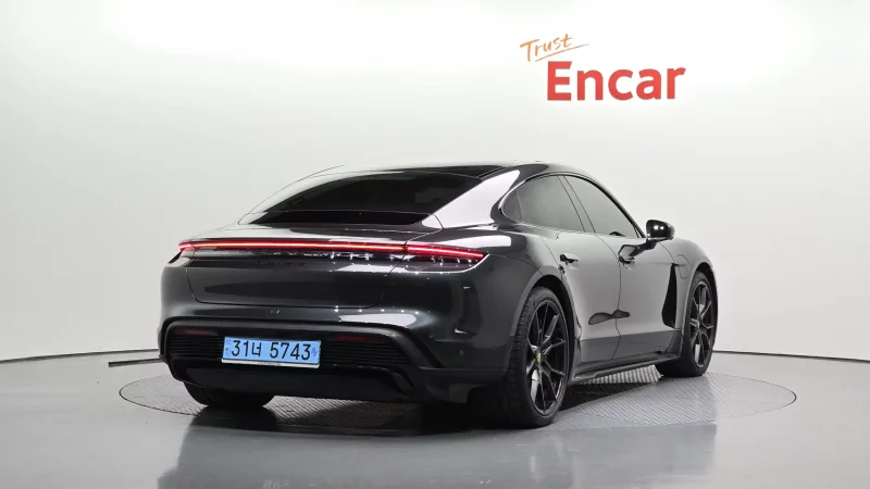 Porsche TAYCAN