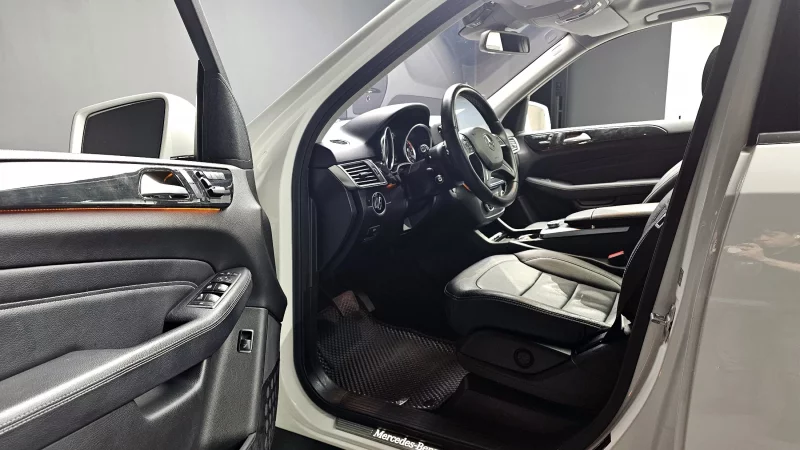 Mercedes-Benz M-class