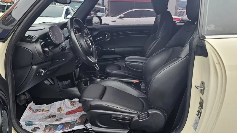 MINI Cooper Convertible