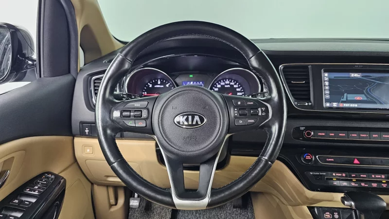 Kia Carnival