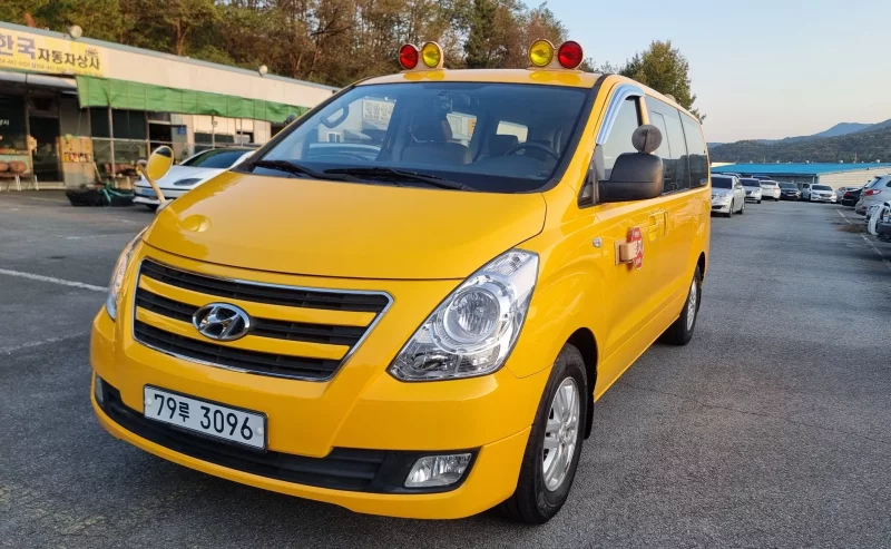 Hyundai Starex