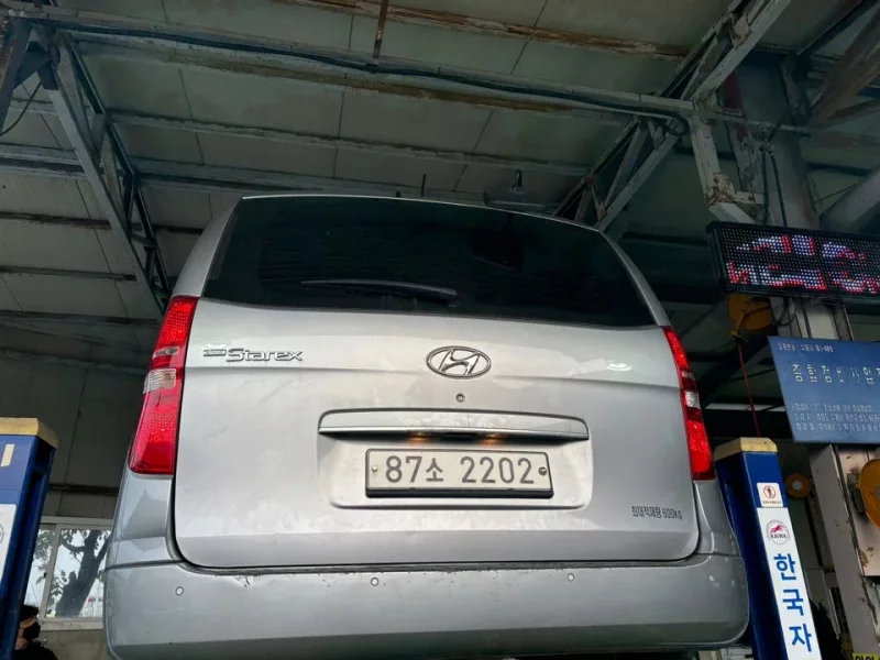 Hyundai Starex
