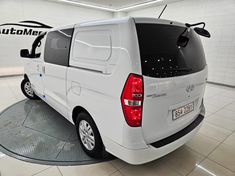 Hyundai Starex