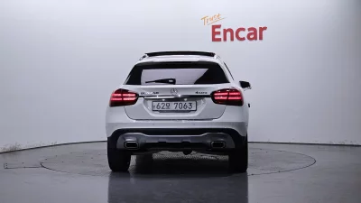 Mercedes-Benz GLA-Class