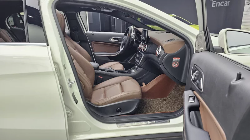 Mercedes-Benz GLA-Class