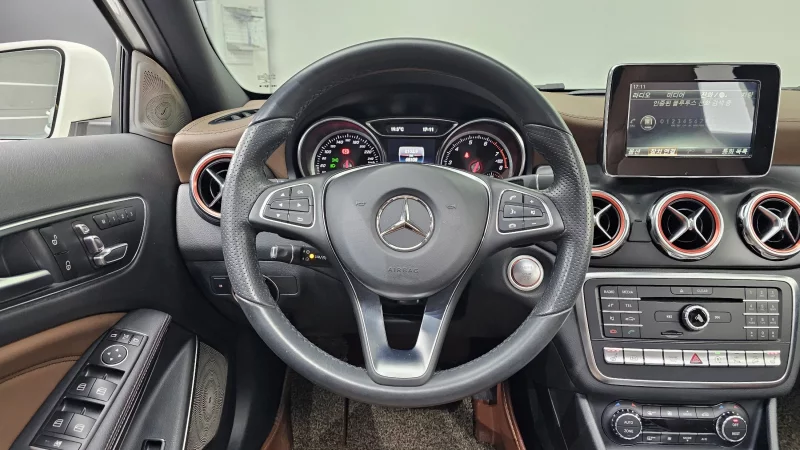 Mercedes-Benz GLA-Class