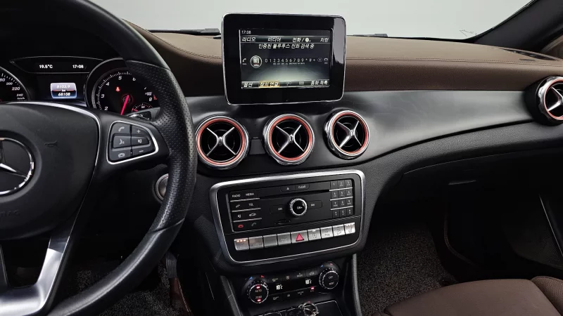 Mercedes-Benz GLA-Class