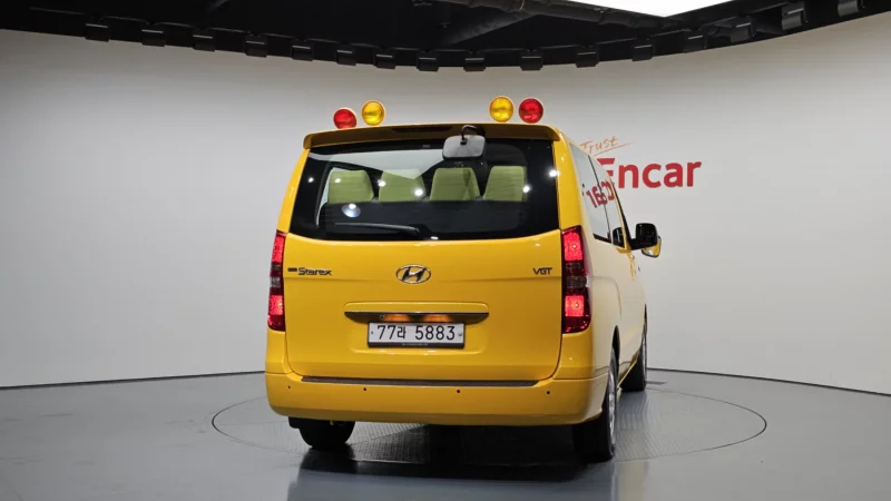 Hyundai Starex