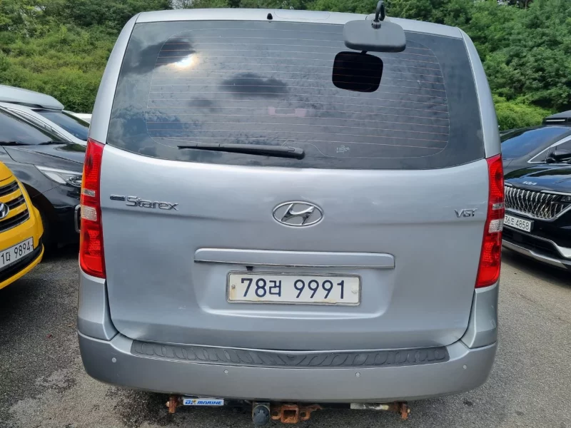 Hyundai Starex