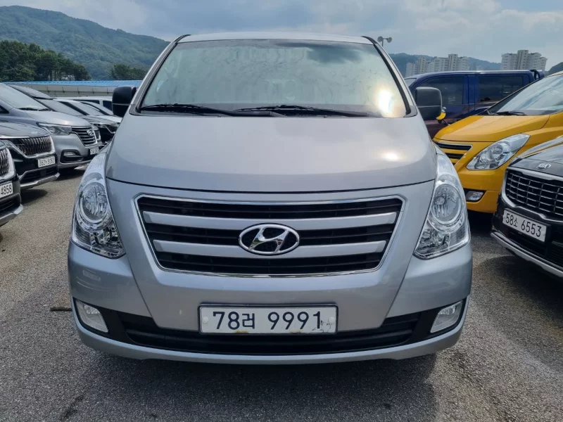 Hyundai Starex