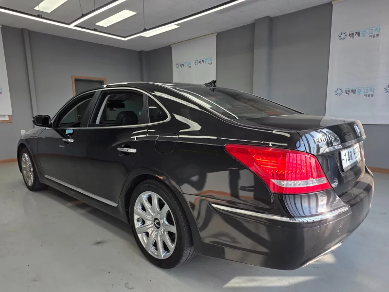 Hyundai Equus