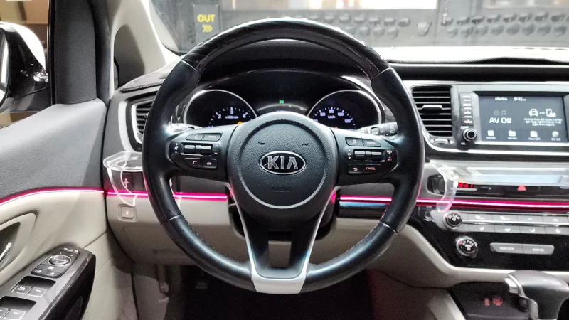 Kia Carnival