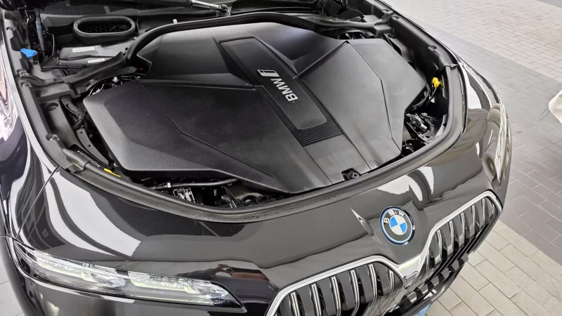 BMW i7