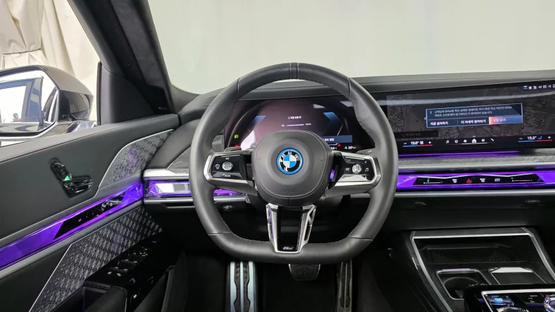 BMW i7