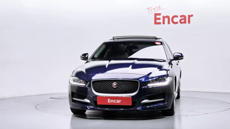 Jaguar XE