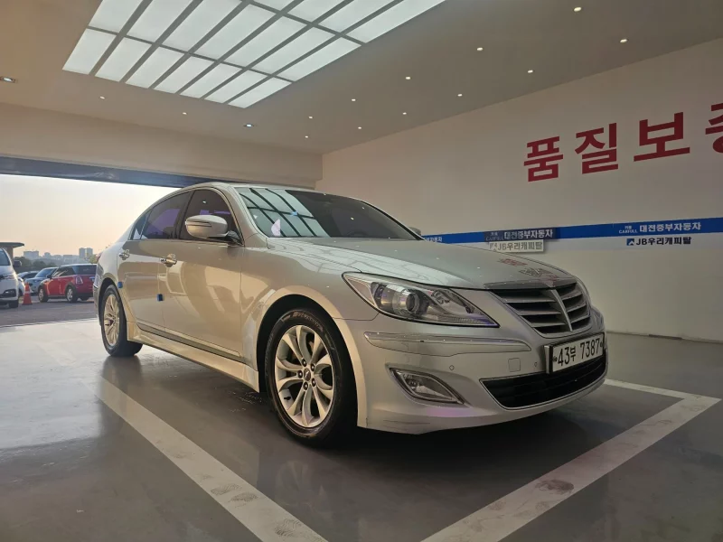 Hyundai Genesis