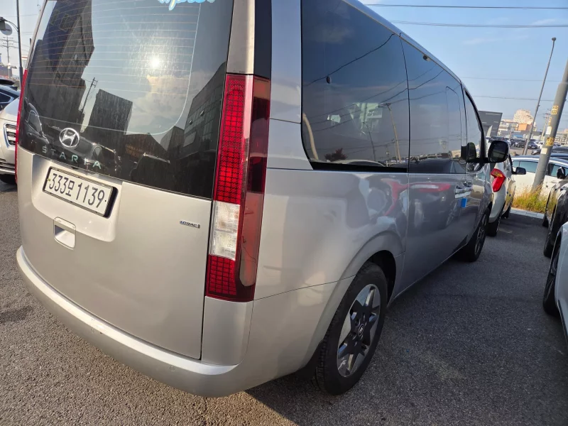 Hyundai Staria