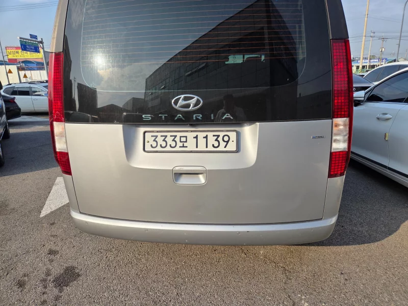 Hyundai Staria