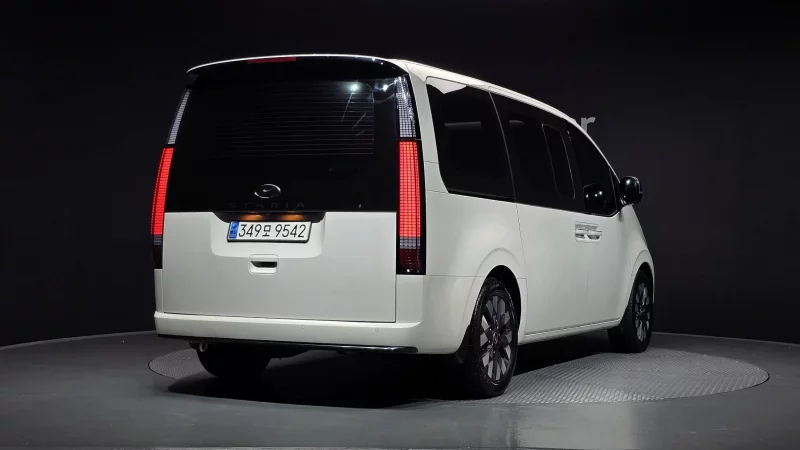 Hyundai Staria