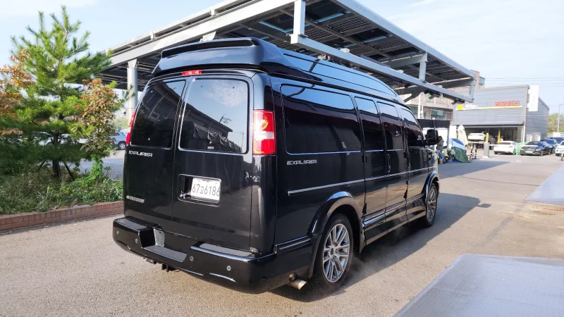 Chevrolet Express Van