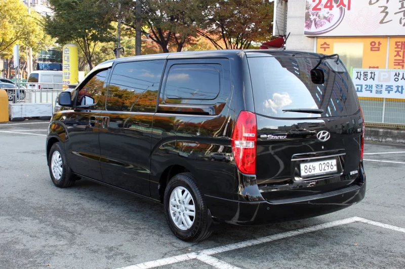 Hyundai Starex
