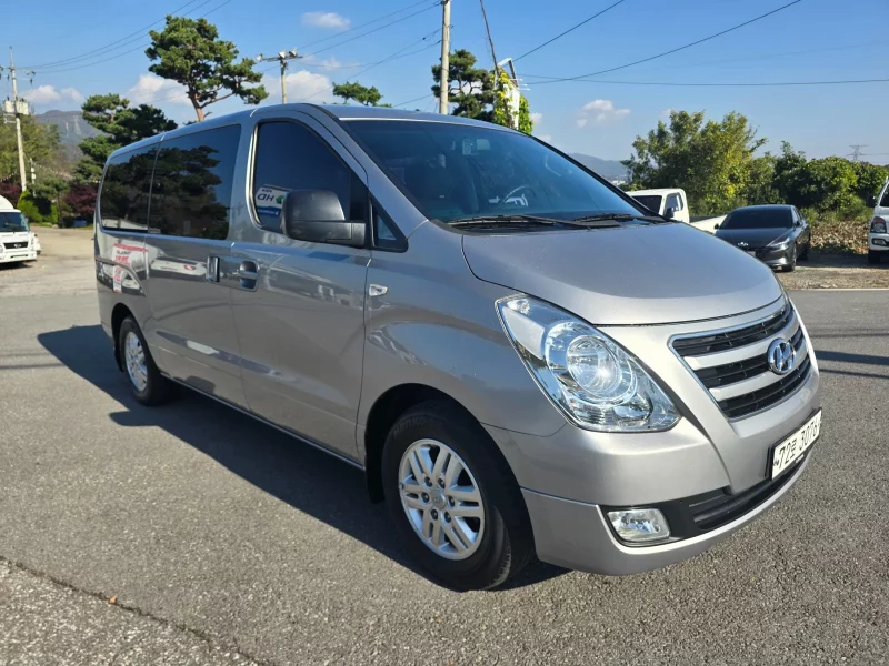 Hyundai Starex