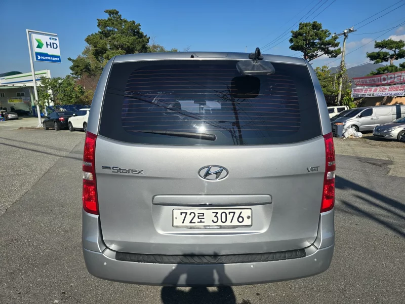Hyundai Starex