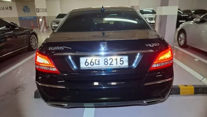Hyundai Equus