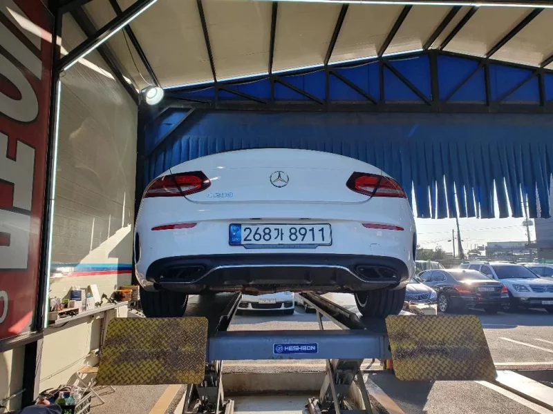 Mercedes-Benz C-Class