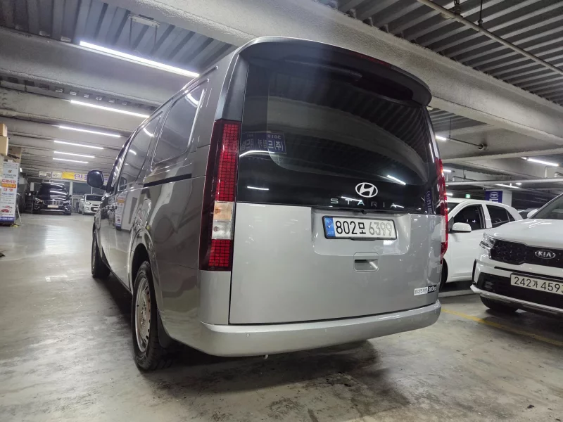Hyundai Staria