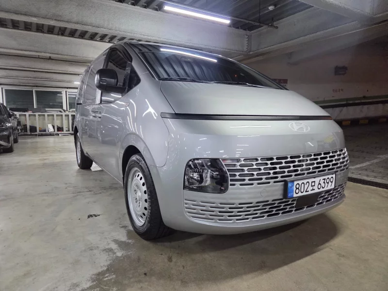 Hyundai Staria