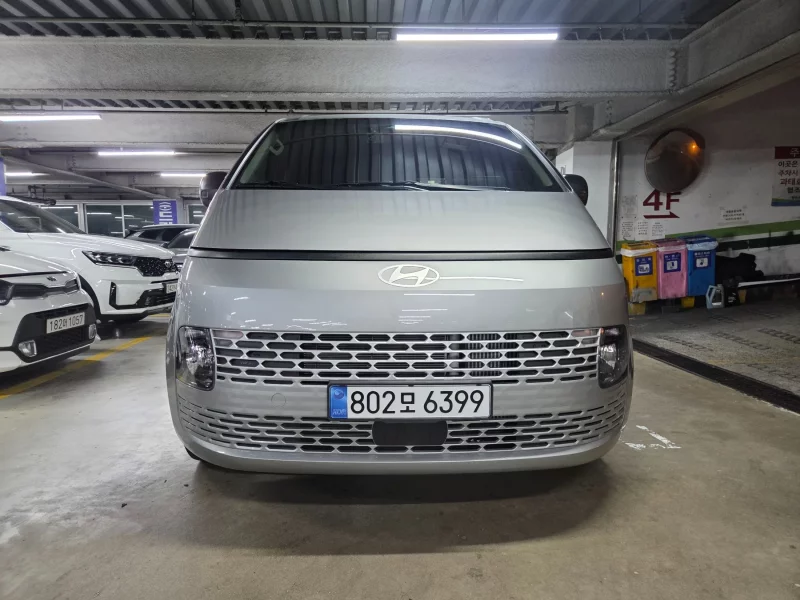 Hyundai Staria