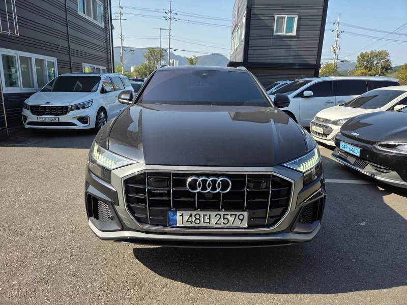 Audi Q8