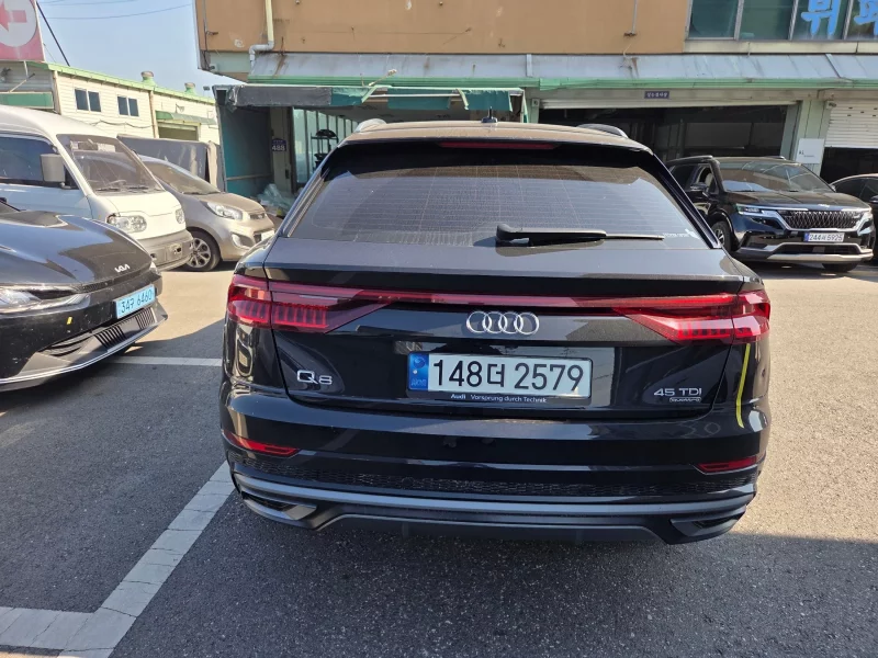 Audi Q8