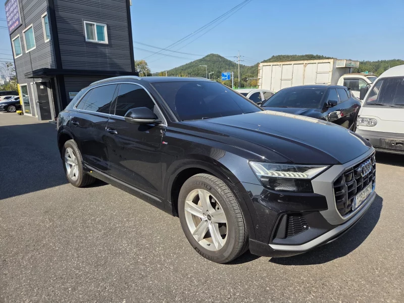 Audi Q8
