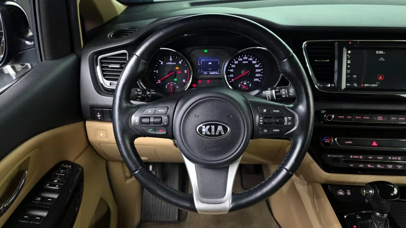 Kia Carnival