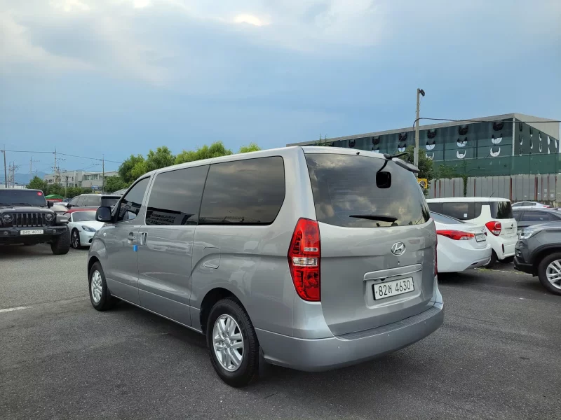 Hyundai Starex