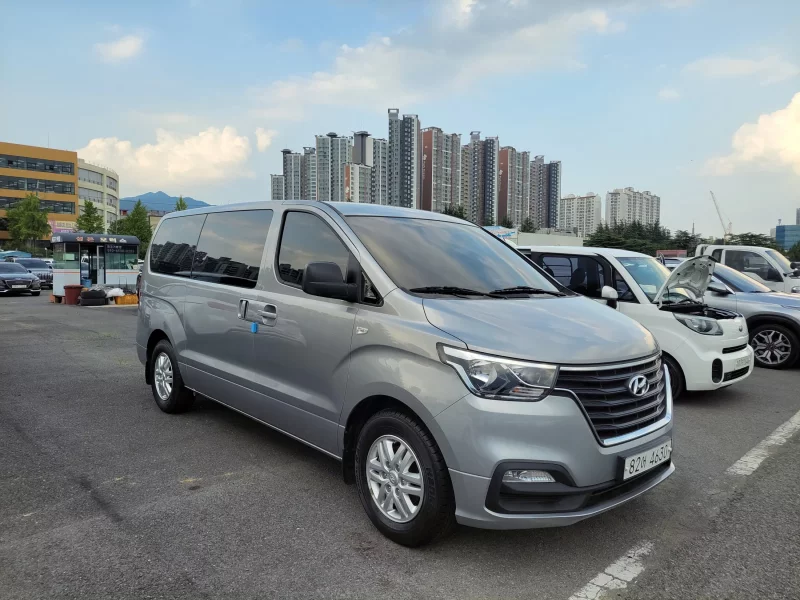 Hyundai Starex
