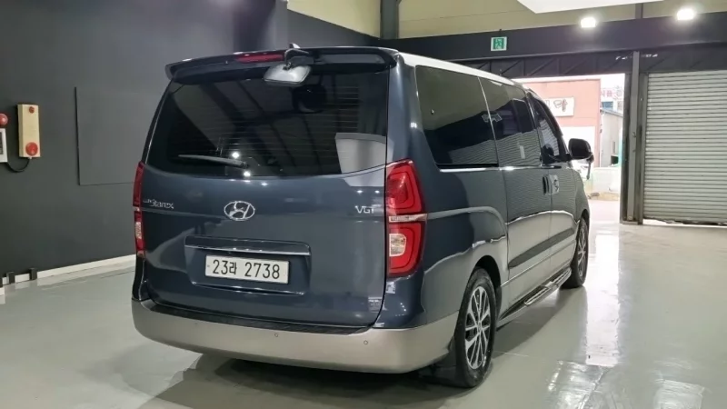 Hyundai Starex