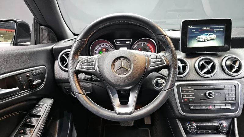 Mercedes-Benz CLA-Class