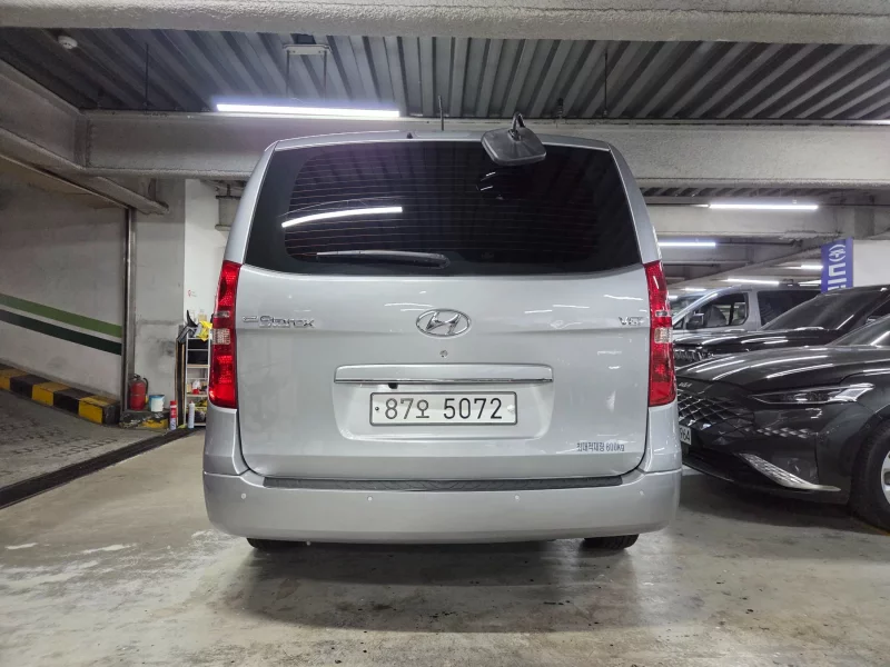 Hyundai Starex