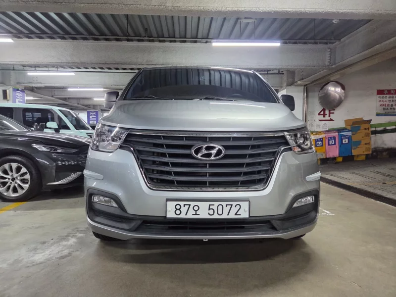 Hyundai Starex