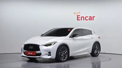 Infiniti Q30