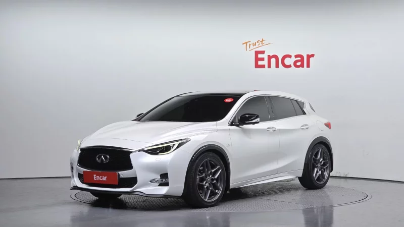 Infiniti Q30