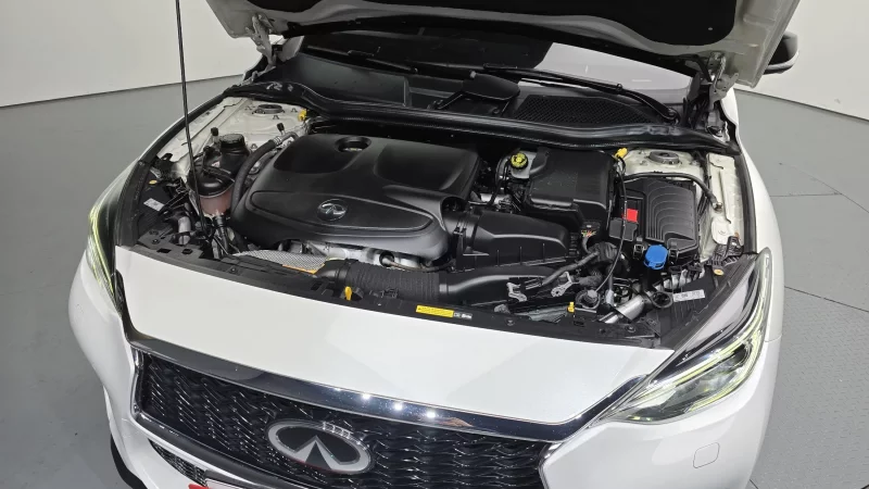 Infiniti Q30