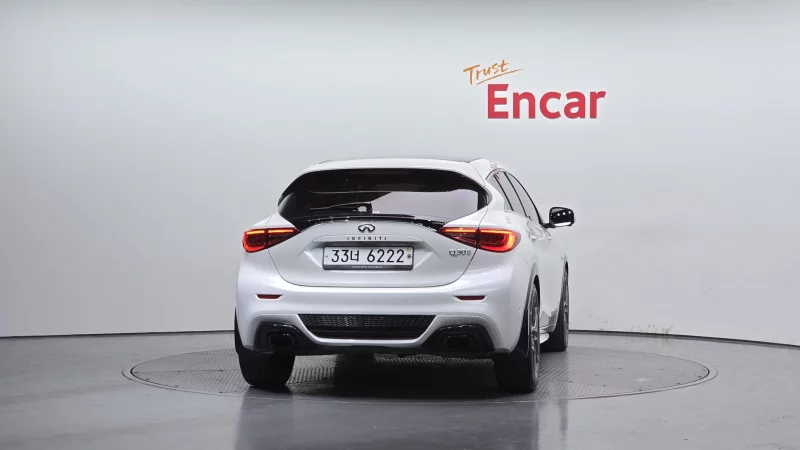 Infiniti Q30