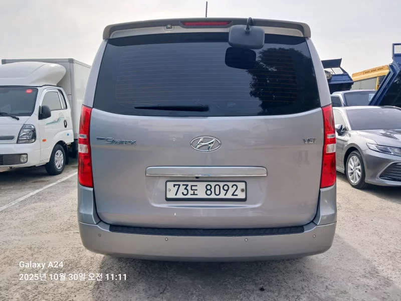 Hyundai Starex