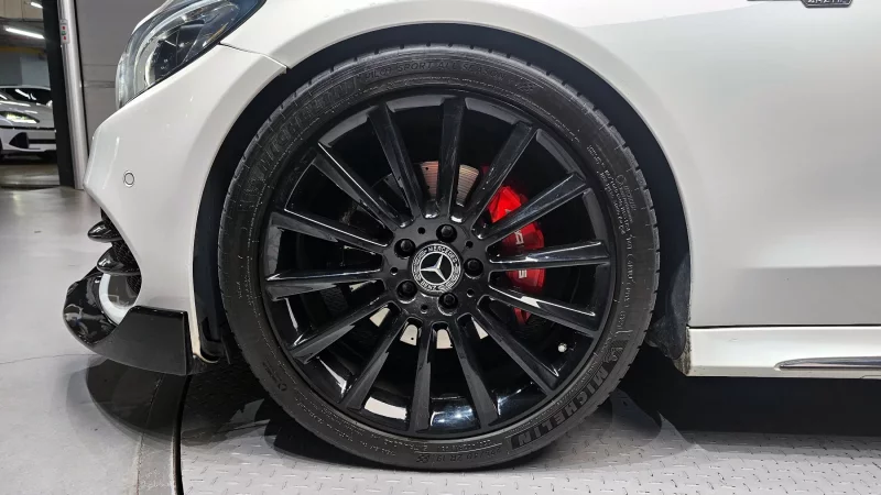 Mercedes-Benz C-Class