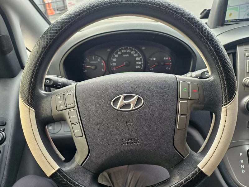 Hyundai Starex